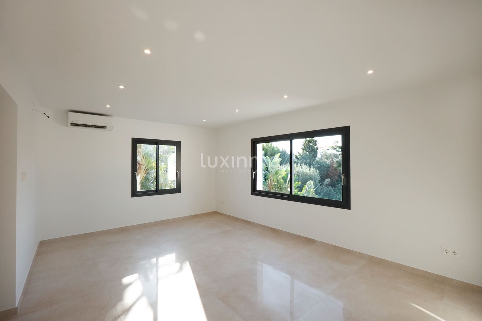 4 soverom Villa til salgs i Calpe / Calp med svømmebasseng garasje - € 840 000 (Ref: 9628443)