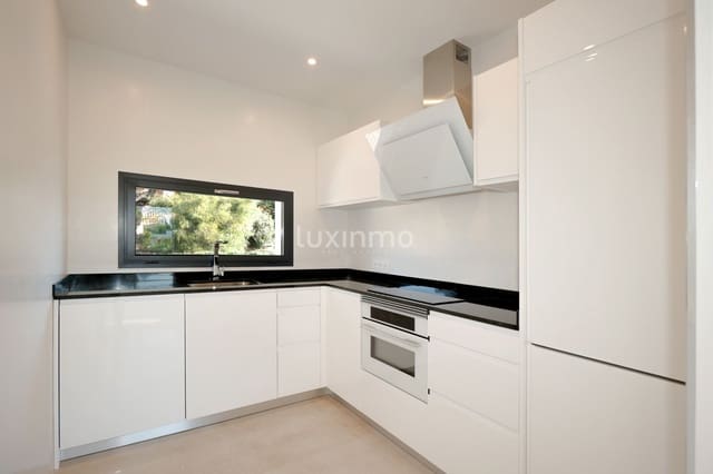 4 soverom Villa til salgs i Calpe / Calp med svømmebasseng garasje - € 840 000 (Ref: 9628443)