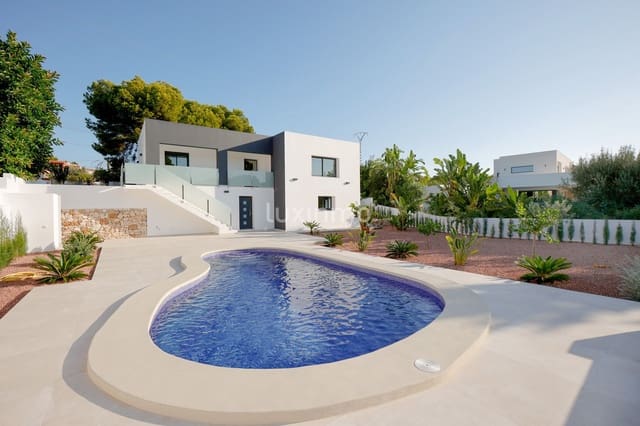 4 soverom Villa til salgs i Calpe / Calp med svømmebasseng garasje - € 840 000 (Ref: 9628443)