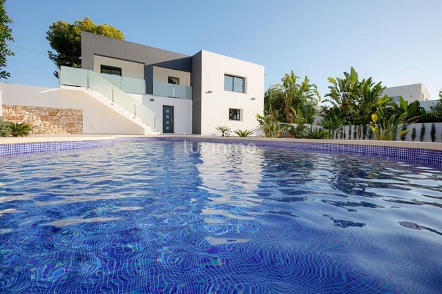 4 soverom Villa til salgs i Calpe / Calp med svømmebasseng garasje - € 840 000 (Ref: 9628443)
