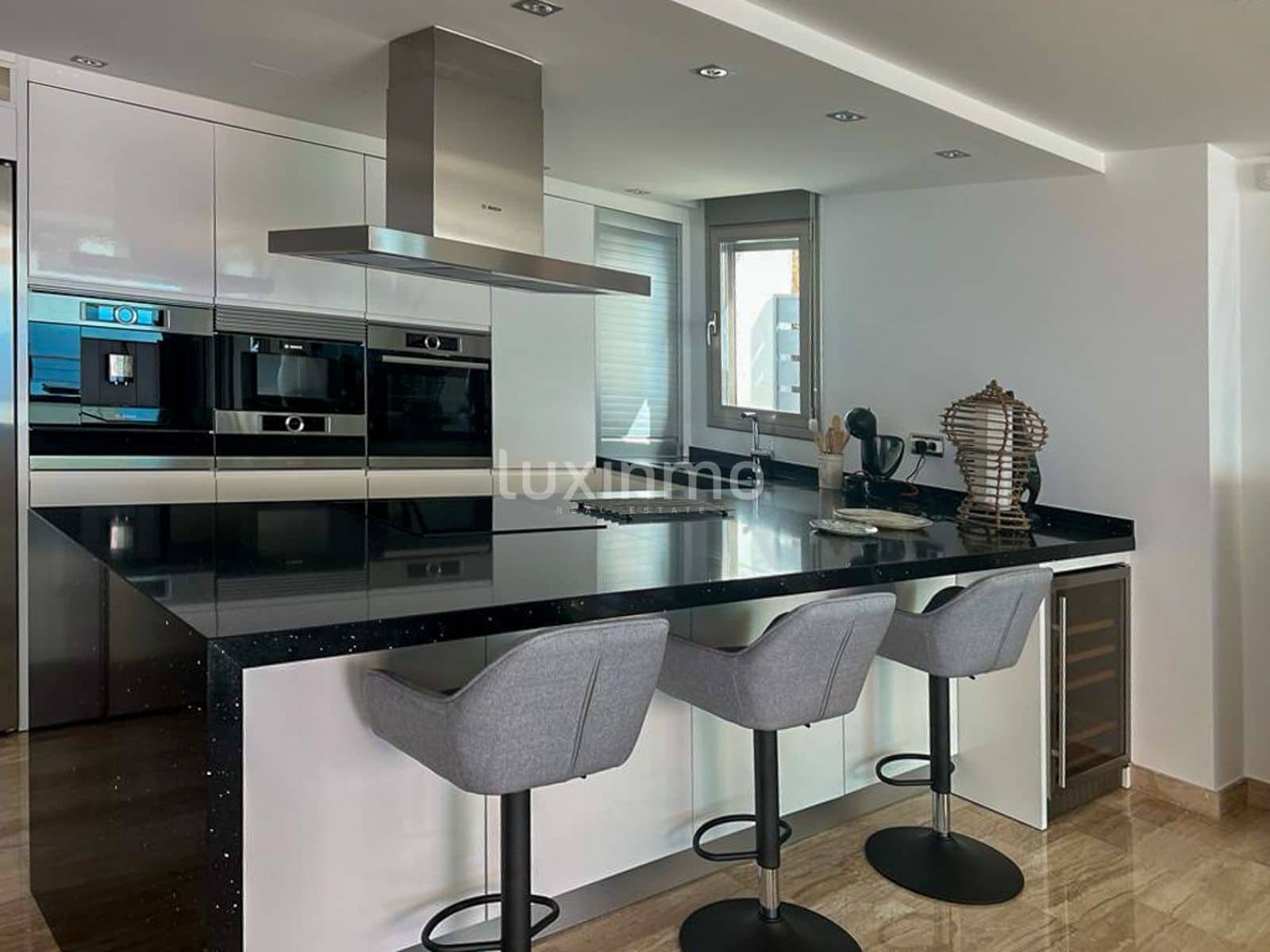 3 makuuhuone Huvila myytävänä paikassa Altea mukana uima-altaan 
autotalli - 2 490 000 € (Ref: 9640643)