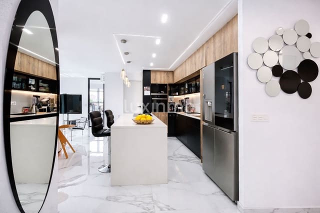 5 soverom Leilighet til salgs i Alicante by med svømmebasseng - € 639 000 (Ref: 9657063)