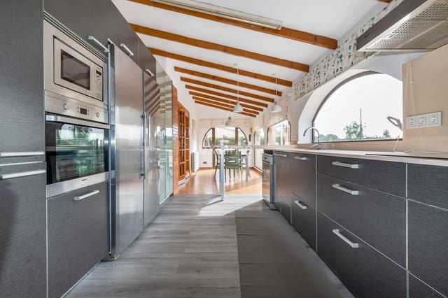 4 sovrum Villa att hyra i Benidorm med pool garage - 2 750 € (Ref: 9659794)