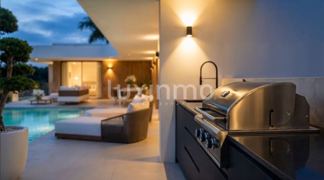 3 makuuhuone Huvila myytävänä paikassa Calpe / Calp mukana uima-altaan 
autotalli - 899 000 € (Ref: 9679230)