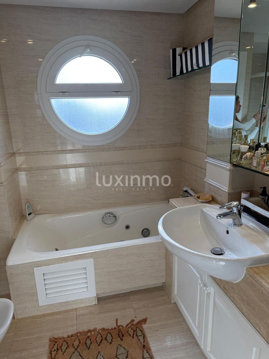 4 bedroom Penthouse for rent in Ibiza / Eivissa town with pool garage - € 7,500 (Ref: 9685752)