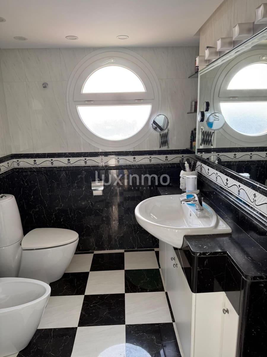 4 bedroom Penthouse for rent in Ibiza / Eivissa town with pool garage - € 7,500 (Ref: 9685752)