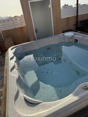 4 makuuhuone Kattohuoneisto vuokrattavana paikassa Ibiza kaupunki mukana uima-altaan 
autotalli - 7 500 € (Ref: 9685752)