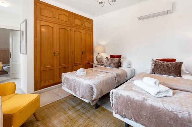 Chalet de 4 habitaciones en Alfaz del Pi / L'Alfàs del Pi en venta con piscina garaje - 599.500 € (Ref: 9694098)
