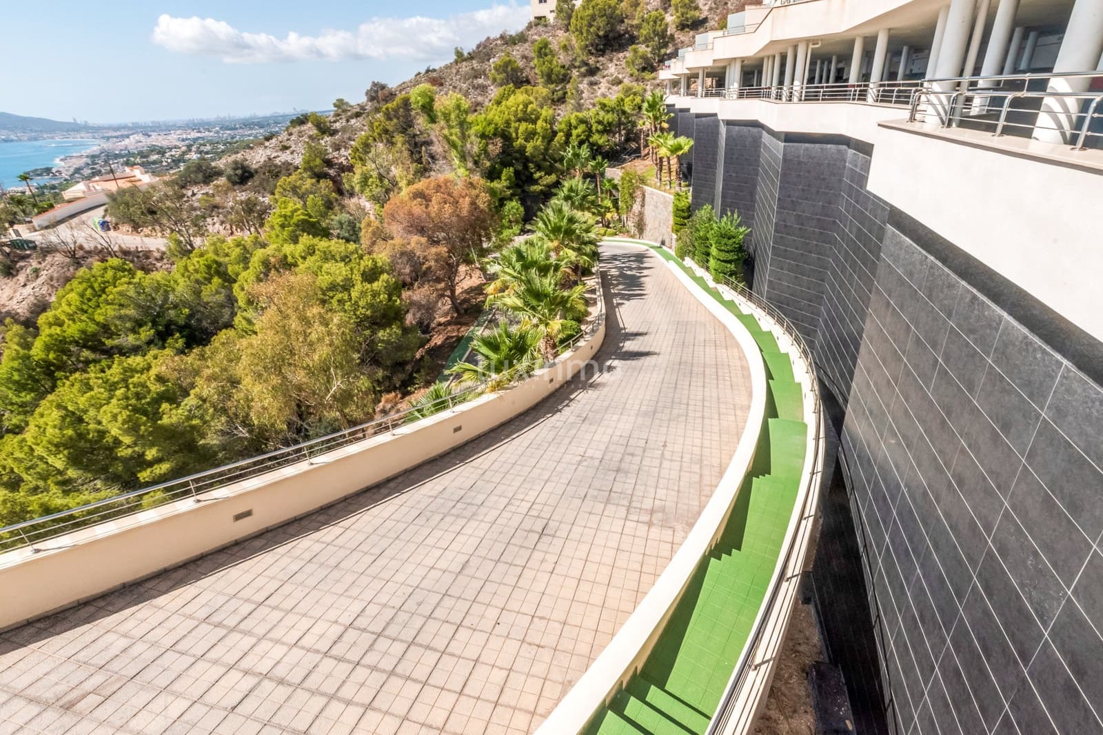 Appartement de 2 chambres à louer à Altea avec piscine garage - 2 000 € (Ref: 9709192)