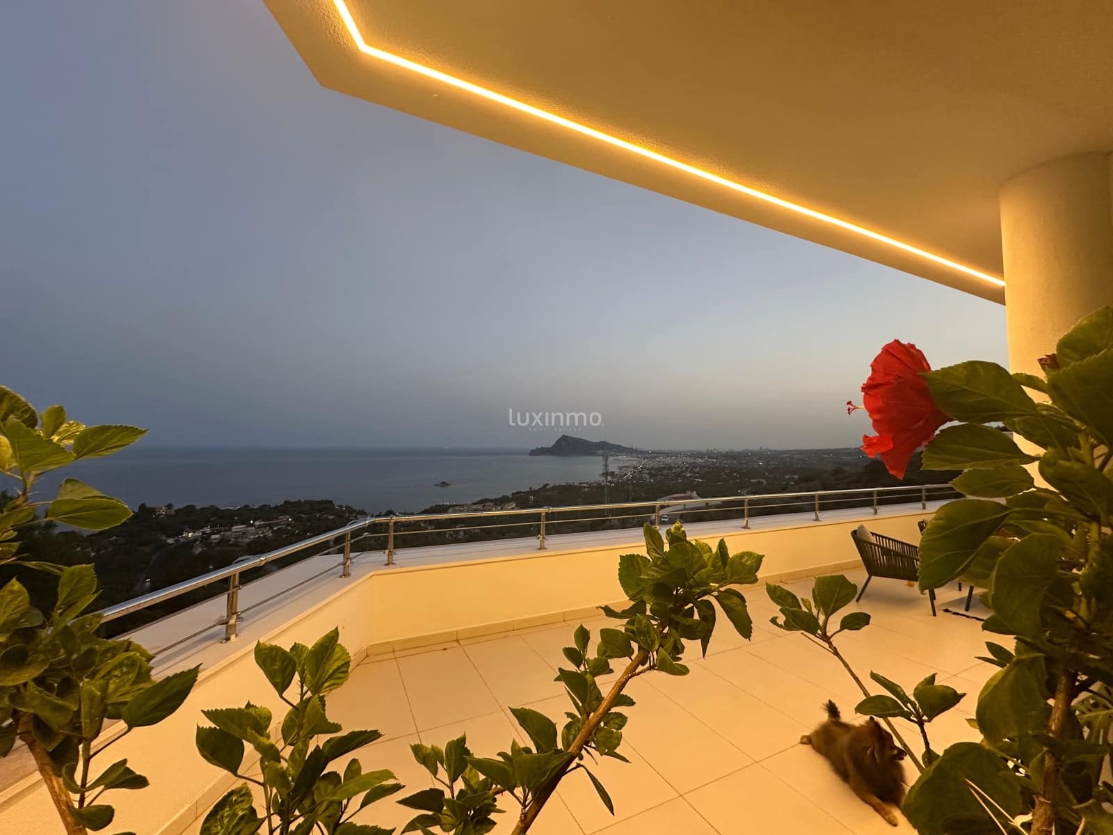 Appartement de 2 chambres à louer à Altea avec piscine garage - 2 000 € (Ref: 9709192)