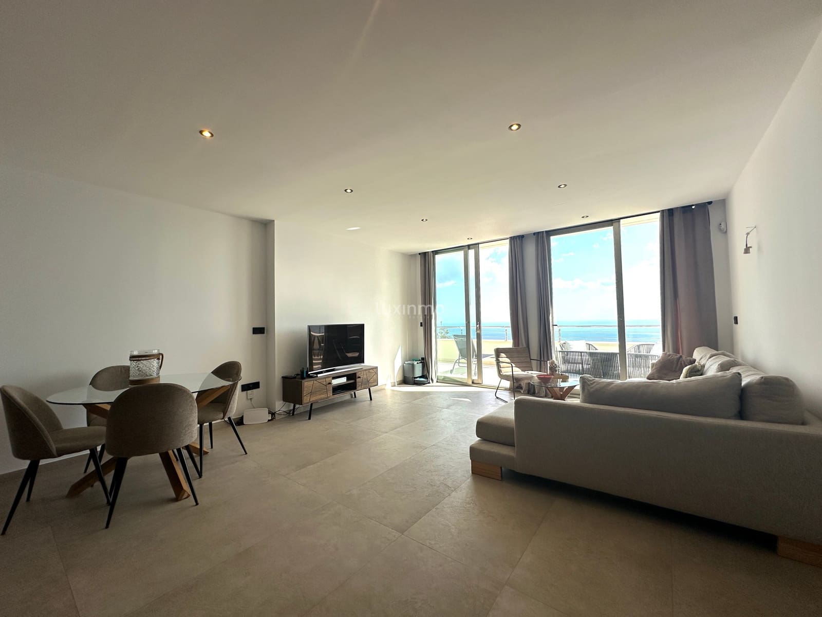 Appartement de 2 chambres à louer à Altea avec piscine garage - 2 000 € (Ref: 9709192)