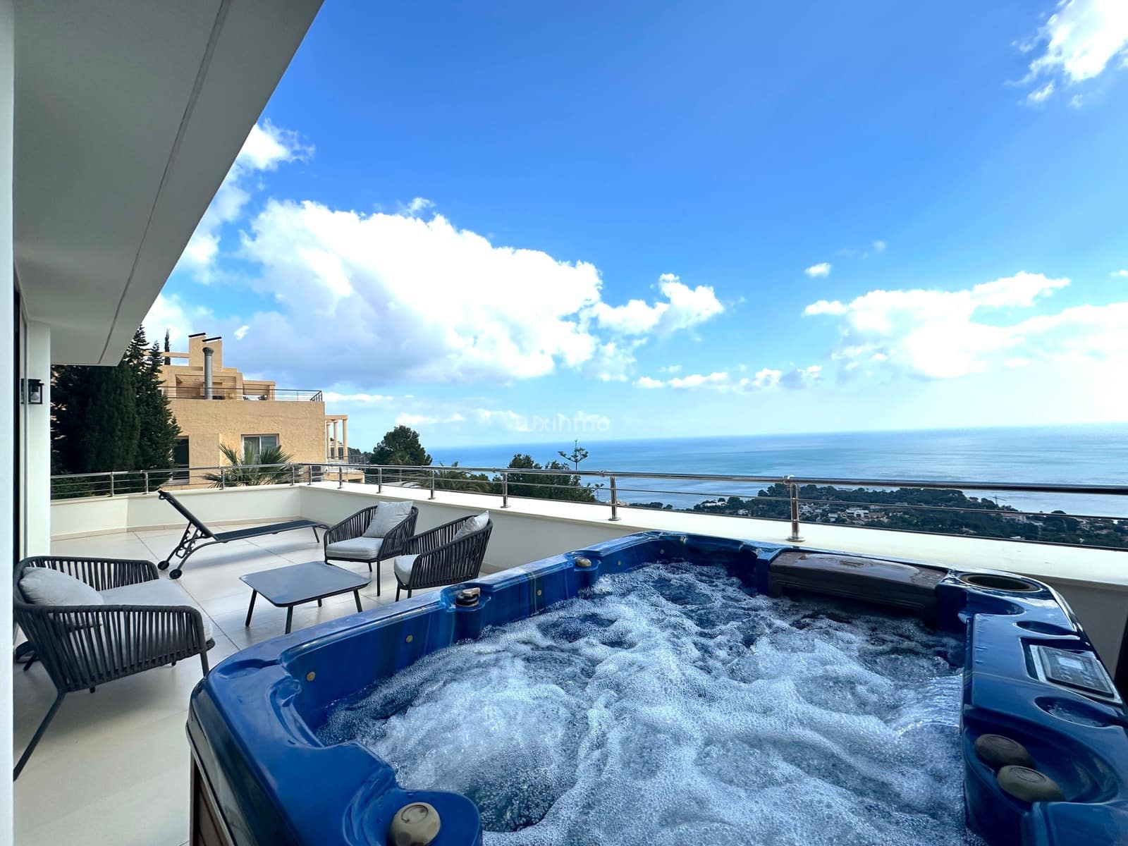 Appartement de 2 chambres à louer à Altea avec piscine garage - 2 000 € (Ref: 9709192)