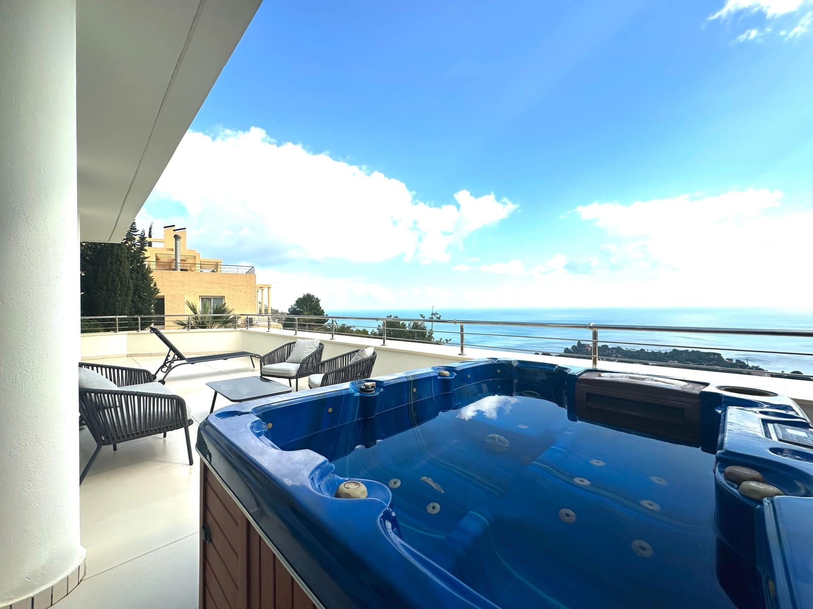 Appartement de 2 chambres à louer à Altea avec piscine garage - 2 000 € (Ref: 9709192)