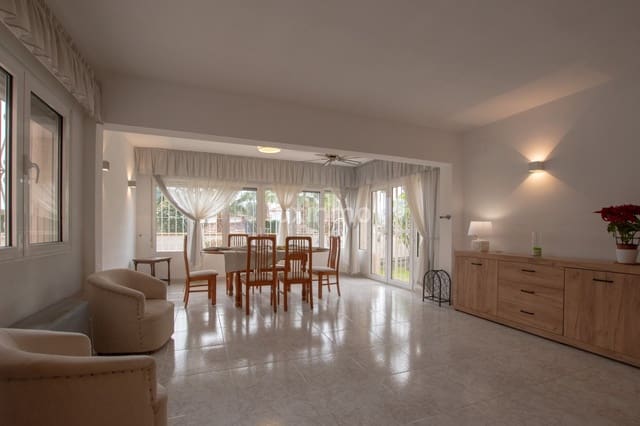 2 soveværelse Lejlighed til leje i Calpe / Calp med garage - € 1.200 (Ref: 9714264)