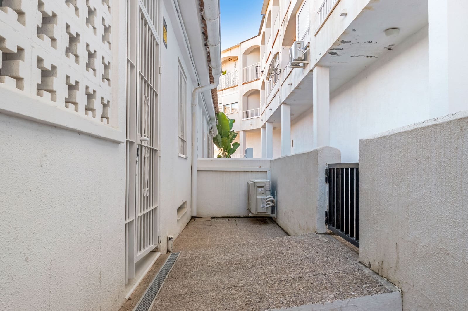 3 bedroom Villa for sale in Altea with pool - € 490,000 (Ref: 9715716)