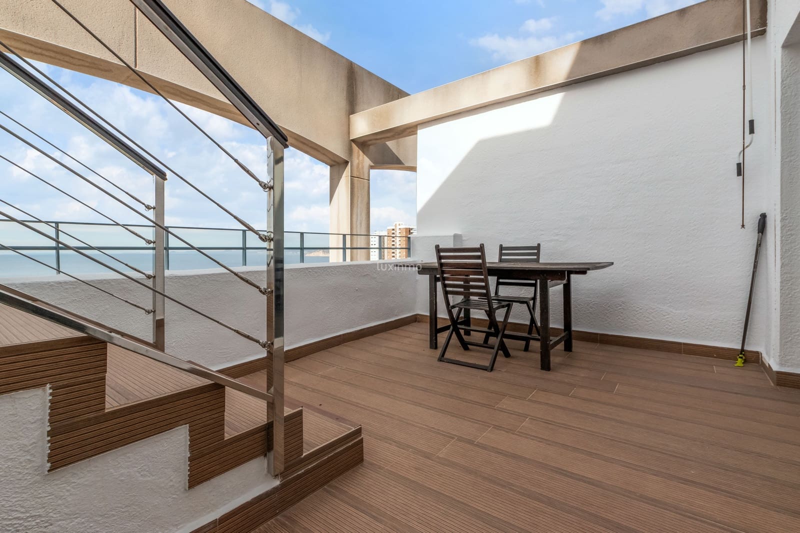 2 bedroom Apartment for sale in Benidorm with pool garage - € 590,000 (Ref: 9715717)