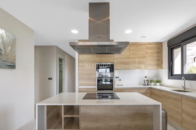 3 sovrum Lägenhet till salu i Benidorm med pool garage - 650 000 € (Ref: 9716690)