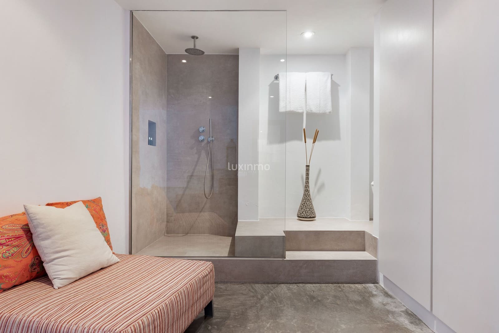 7 chambre Villa/Maison à vendre à Santa Eulalia / Santa Eularia avec piscine garage - 12 000 000 € (Ref: 9734100)