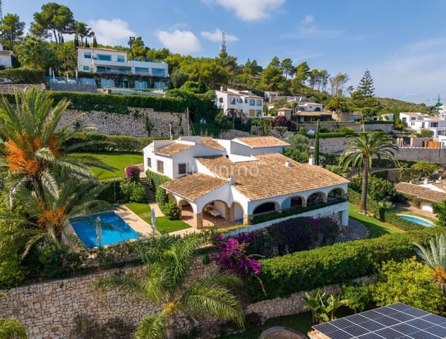4 soveværelse Villa til salg i Javea / Xàbia med swimmingpool garage - € 1.550.000 (Ref: 9734101)