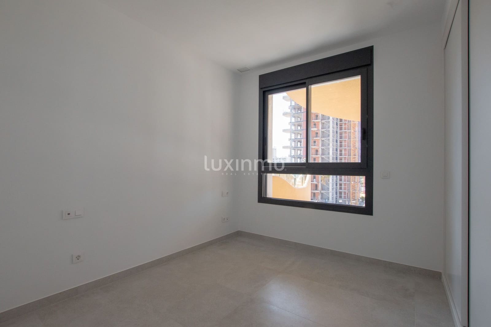 3 bedroom Apartment for rent in Calpe / Calp with pool garage - € 3,000 (Ref: 9734102)