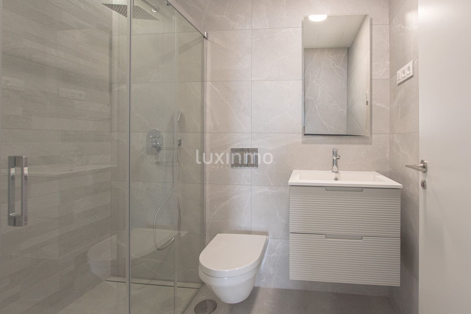 3 bedroom Apartment for rent in Calpe / Calp with pool garage - € 3,000 (Ref: 9734102)
