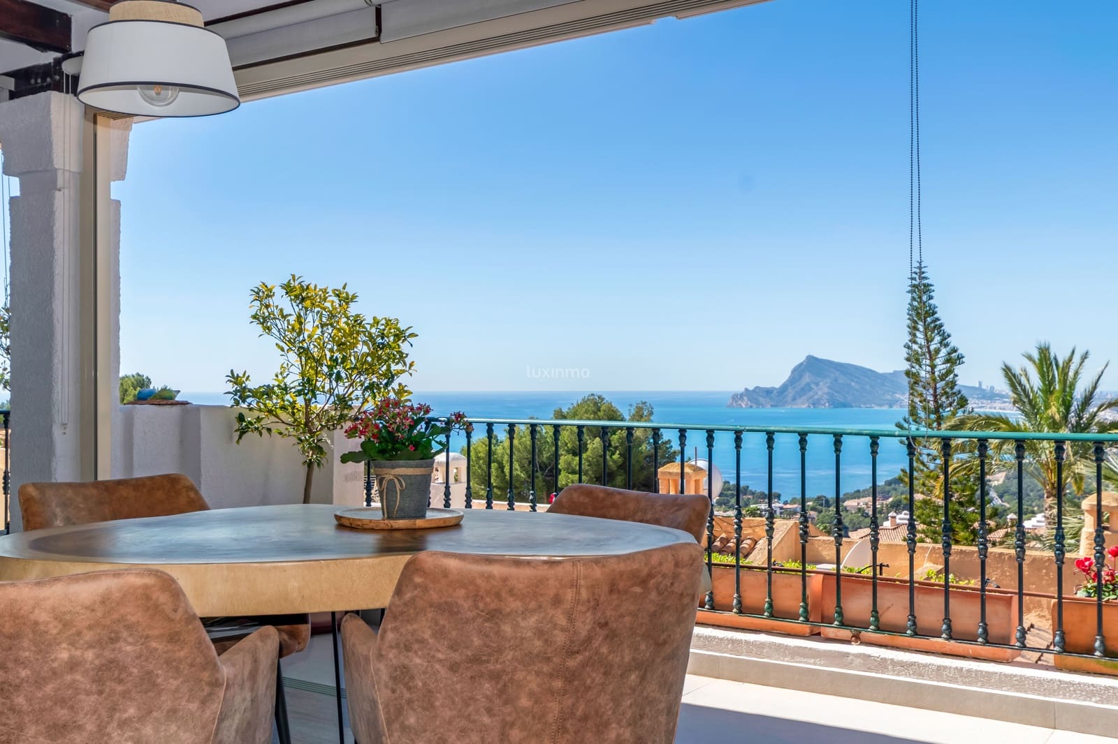 3 bedroom Villa for sale in Altea with pool garage - € 695,000 (Ref: 9737326)