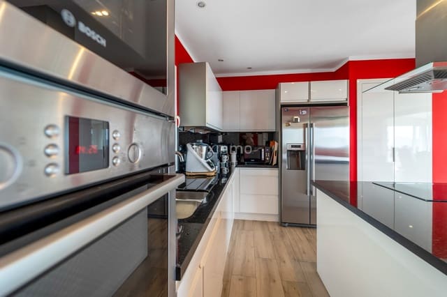 4 makuuhuone Huvila myytävänä paikassa Moraira, Teulada-Moraira mukana uima-altaan 
autotalli - 1 290 000 € (Ref: 9761437)