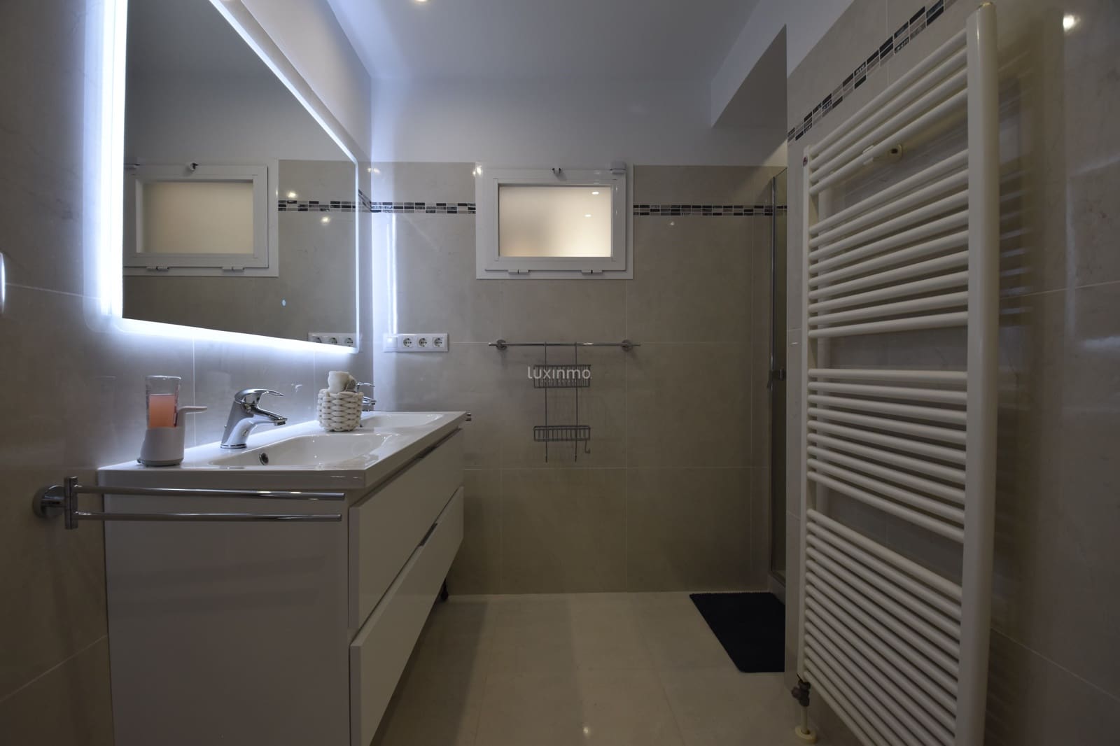 4 makuuhuone Huvila myytävänä paikassa Moraira mukana uima-altaan 
autotalli - 1 290 000 € (Ref: 9761437)