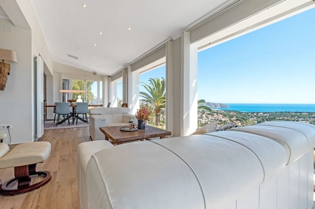 4 makuuhuone Huvila myytävänä paikassa Moraira, Teulada-Moraira mukana uima-altaan 
autotalli - 1 290 000 € (Ref: 9761437)