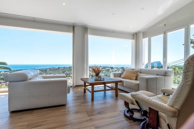 4 makuuhuone Huvila myytävänä paikassa Moraira, Teulada-Moraira mukana uima-altaan 
autotalli - 1 290 000 € (Ref: 9761437)