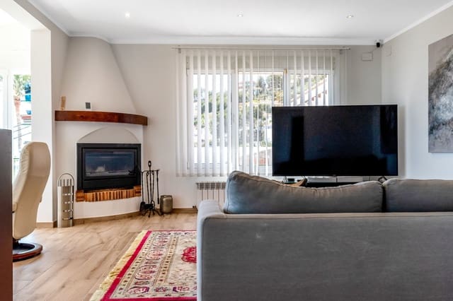 4 makuuhuone Huvila myytävänä paikassa Moraira, Teulada-Moraira mukana uima-altaan 
autotalli - 1 290 000 € (Ref: 9761437)