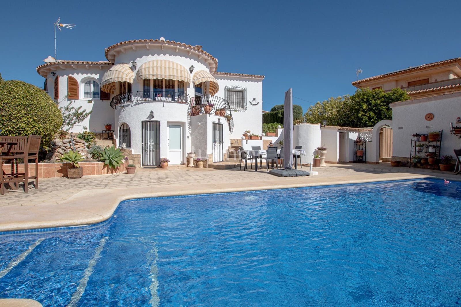 3 bedroom Villa for sale in Calpe / Calp with pool garage - € 595,000 (Ref: 9761439)