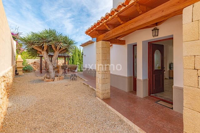 4 soverom Villa til salgs i Benissa med svømmebasseng garasje - € 1 100 000 (Ref: 9769040)