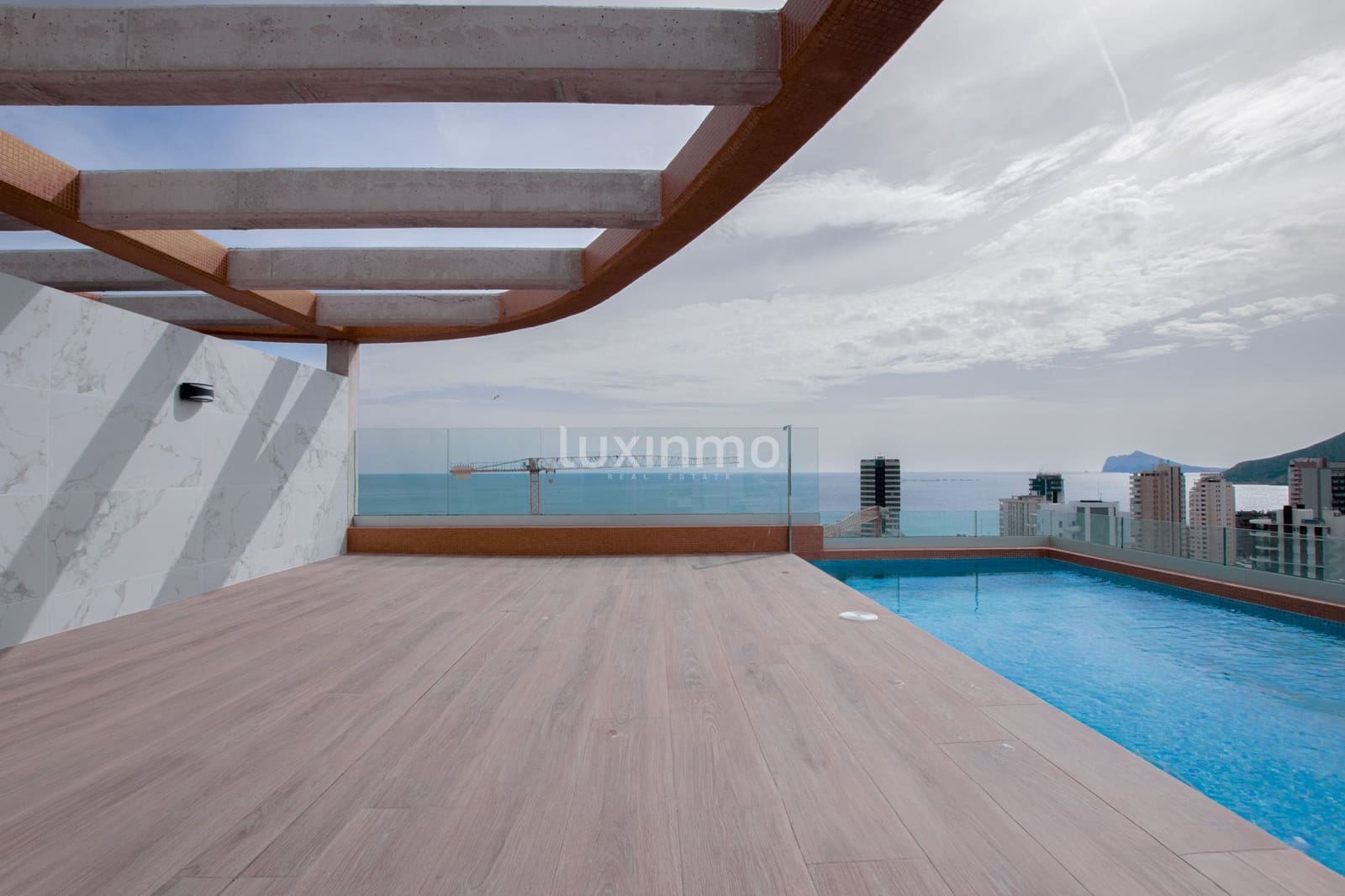 3 quarto Penthouse para arrendar em Calpe / Calp com piscina garagem - 7 000 € (Ref: 9776969)