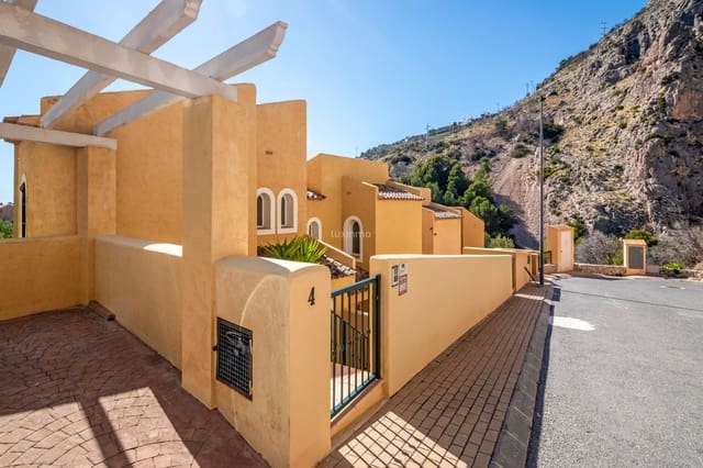 3 soverom Rekkehus til salgs i Calpe / Calp med svømmebasseng garasje - € 365 000 (Ref: 9777137)