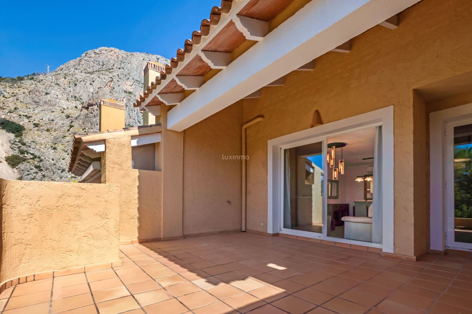 3 soverom Rekkehus til salgs i Calpe / Calp med svømmebasseng garasje - € 365 000 (Ref: 9777137)