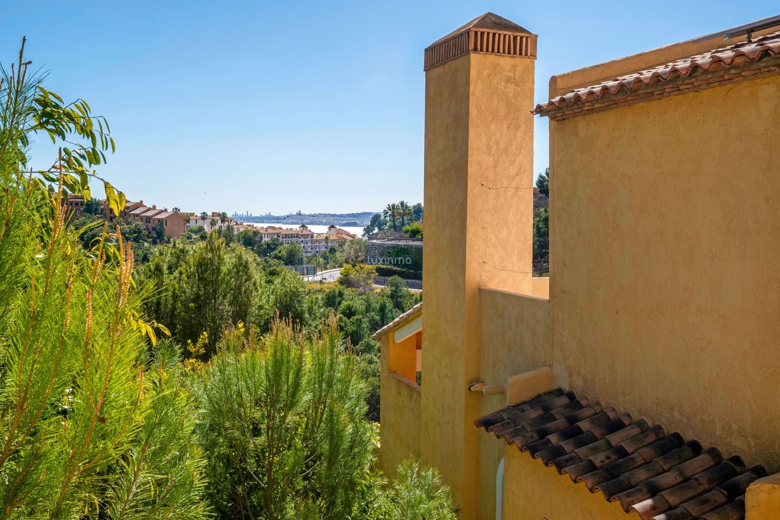 3 soverom Rekkehus til salgs i Calpe / Calp med svømmebasseng garasje - € 365 000 (Ref: 9777137)