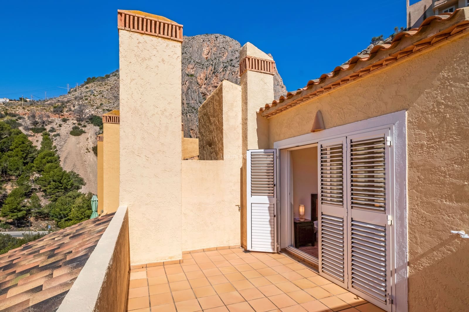 3 soverom Rekkehus til salgs i Calpe / Calp med svømmebasseng garasje - € 365 000 (Ref: 9777137)