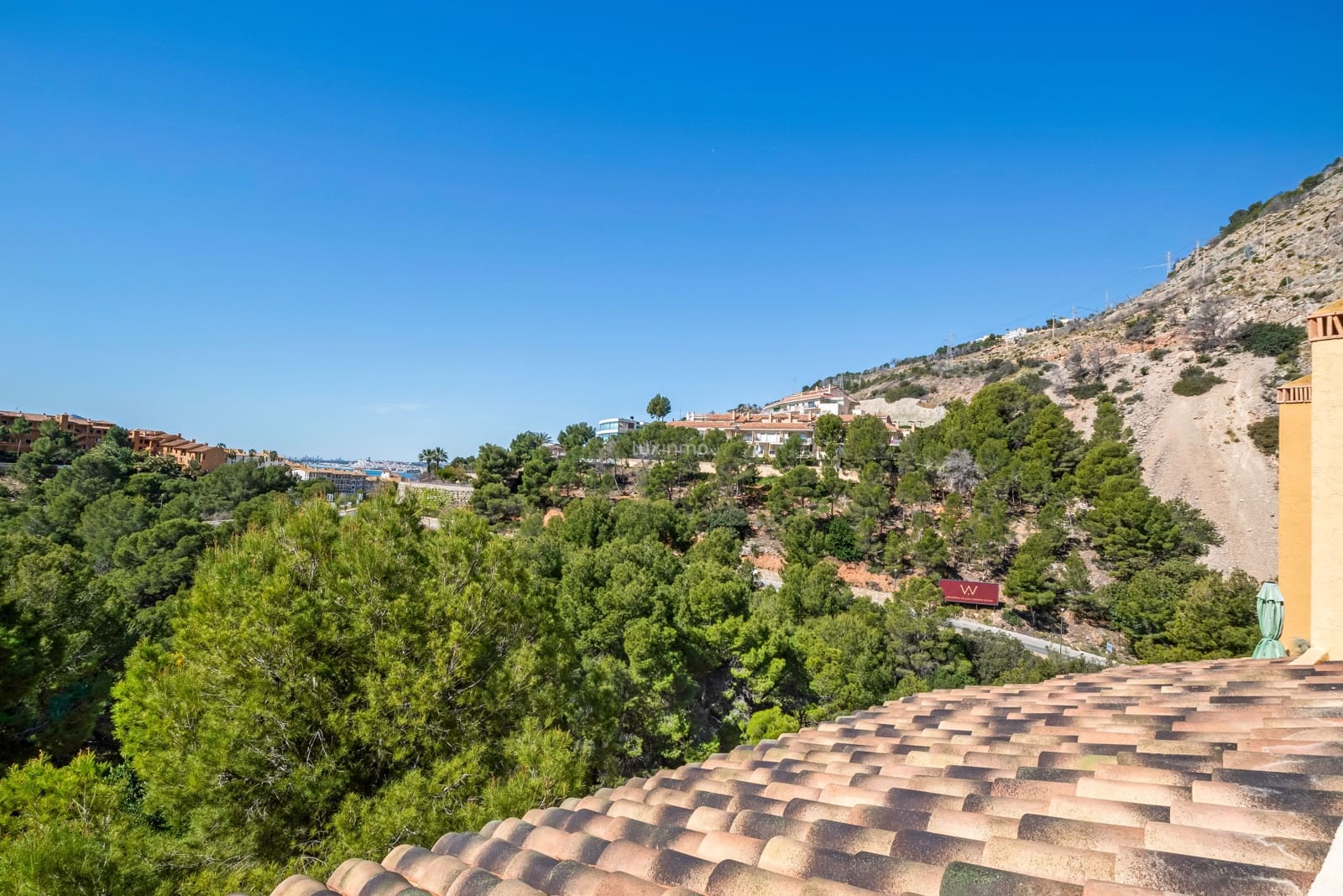 3 soverom Rekkehus til salgs i Calpe / Calp med svømmebasseng garasje - € 365 000 (Ref: 9777137)