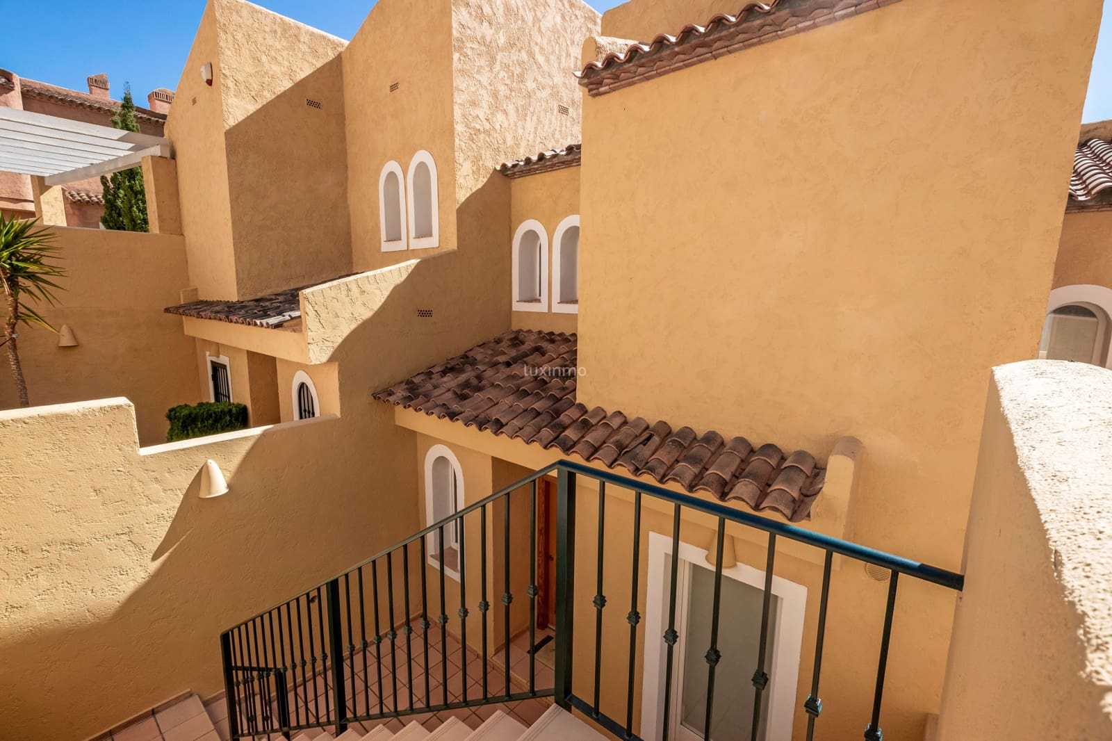 3 soverom Rekkehus til salgs i Calpe / Calp med svømmebasseng garasje - € 365 000 (Ref: 9777137)