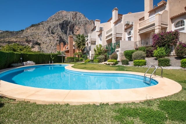 3 quarto Moradia em Banda para venda em Calpe / Calp com piscina garagem - 365 000 € (Ref: 9777137)