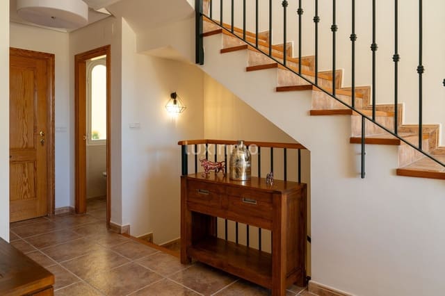 3 quarto Moradia em Banda para venda em Calpe / Calp com piscina garagem - 365 000 € (Ref: 9777137)