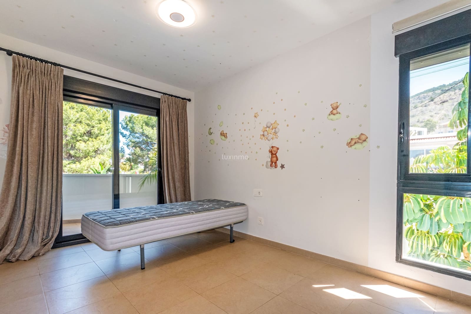 3 makuuhuone Huvila vuokrattavana paikassa Alfaz del Pi / L'Alfas del Pi mukana uima-altaan 
autotalli - 3 550 € (Ref: 9778716)