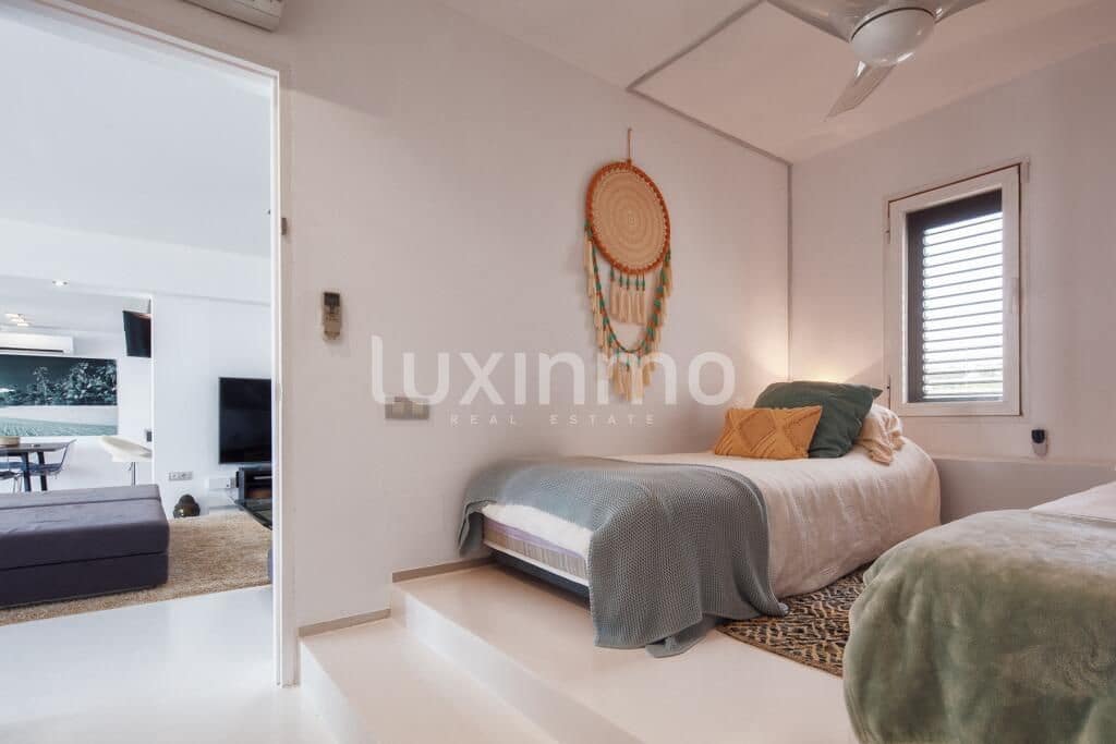 Penthouse de 3 chambres à louer à San Jose / Sant Josep de Sa Talaia avec piscine garage - 15 000 € (Ref: 9778718)