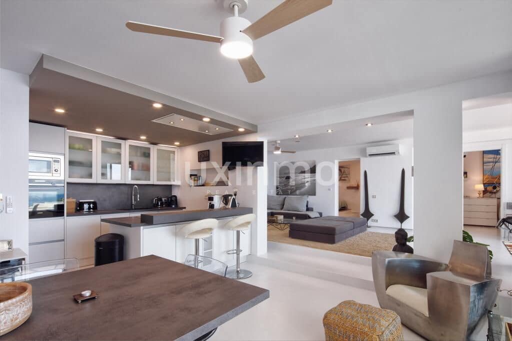 Penthouse de 3 chambres à louer à San Jose / Sant Josep de Sa Talaia avec piscine garage - 15 000 € (Ref: 9778718)