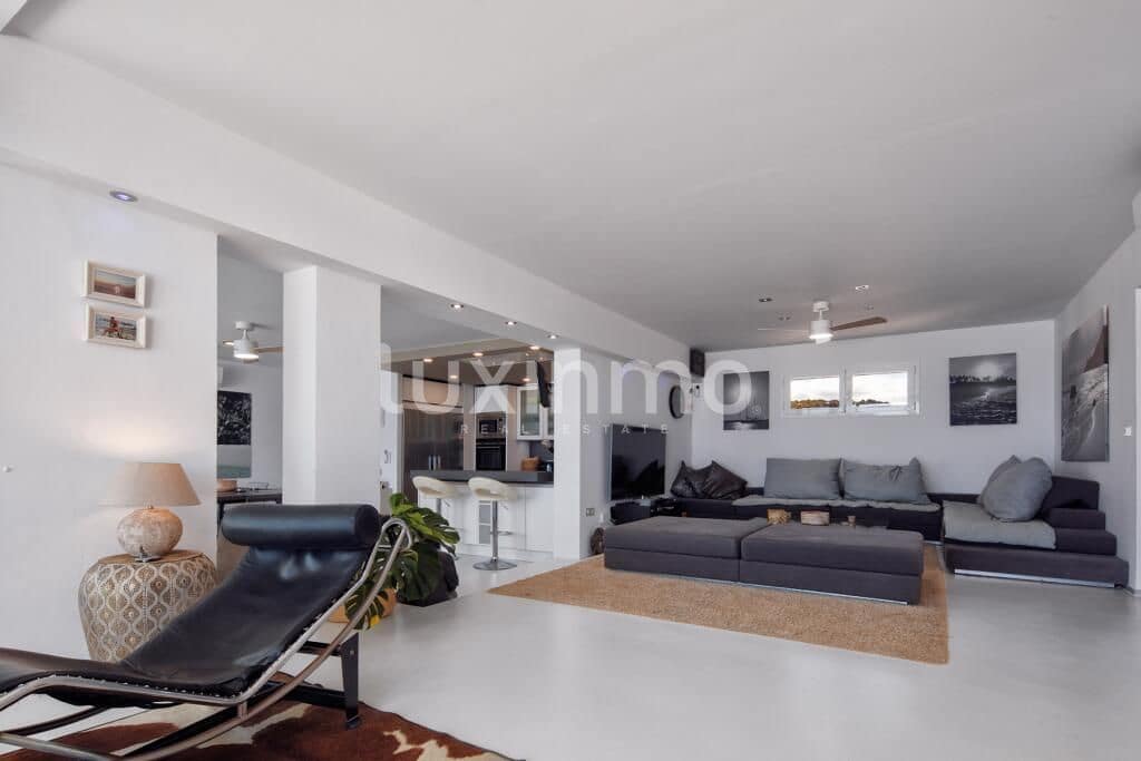 Penthouse de 3 chambres à louer à San Jose / Sant Josep de Sa Talaia avec piscine garage - 15 000 € (Ref: 9778718)