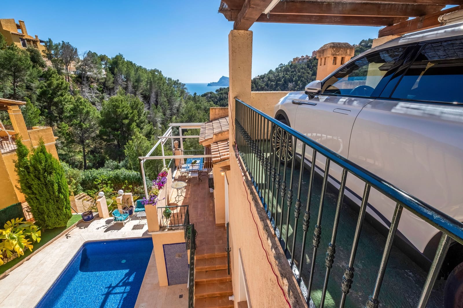 5 bedroom Villa for sale in Altea with pool garage - € 790,000 (Ref: 9778917)