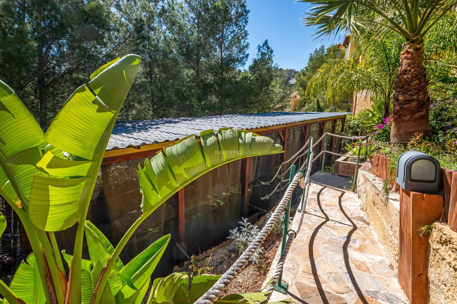 5 bedroom Villa for sale in Altea with pool garage - € 790,000 (Ref: 9778917)