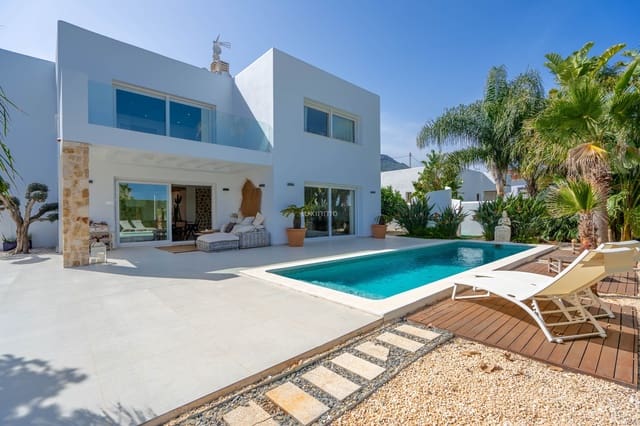 4 makuuhuone Huvila vuokrattavana paikassa Dénia mukana uima-altaan 
autotalli - 5 500 € (Ref: 9793691)