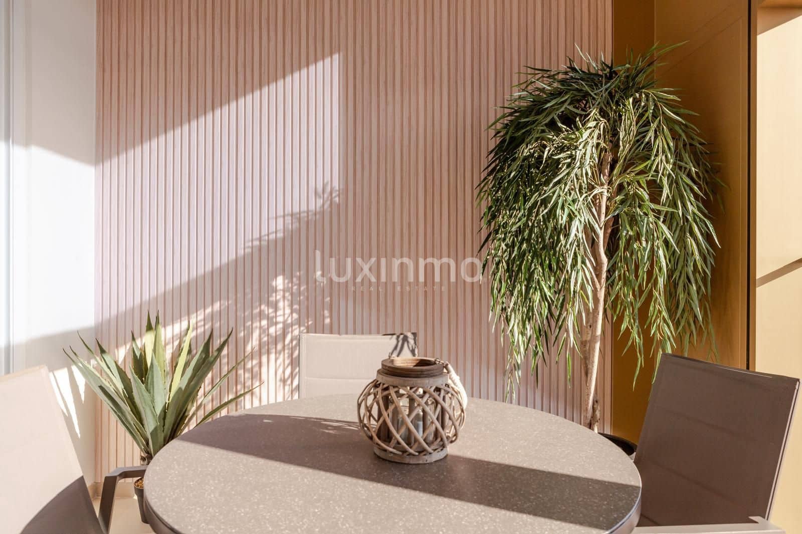 2 bedroom Apartment for rent in Benidorm with garage - € 2,600 (Ref: 9802716)